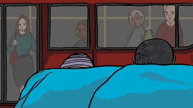 Бу одамлар автобус бекатидаги ўриндиқда яшайди