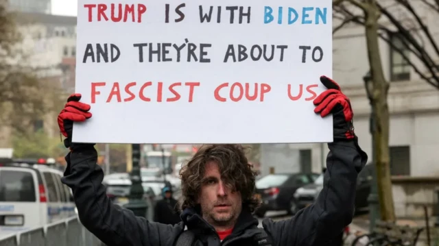 டொனால்ட் டிரம்ப் வழக்கு விசாரணையின் போது தற்கொலைக்கு முயற்சி செய்த நபர்