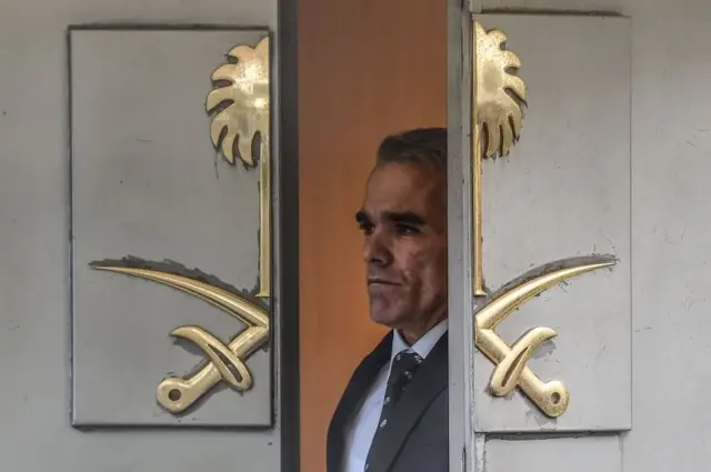 Suudi Arabistan Başkonsolosluğundaki bir yetkili