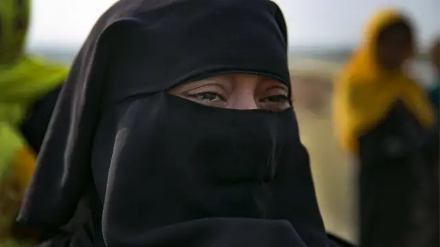বোারকা পরা রোহিঙ্গা নারী।