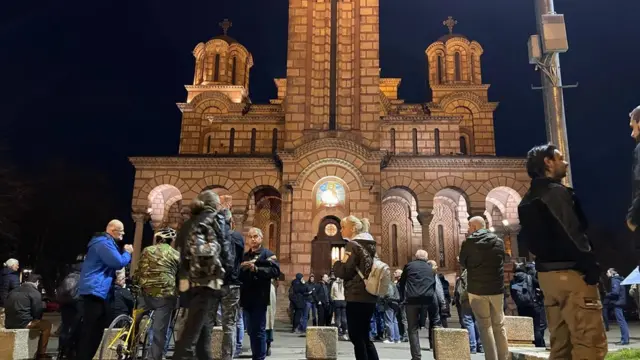 Skup ispred Crkve Svetog Marka u Centru Beograda