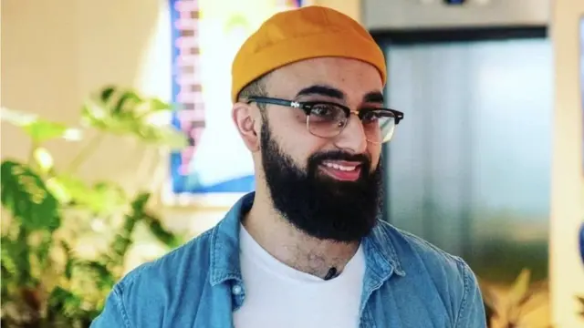 در مدت چند روز آقای مالک بیش از صد‌ها پیام دریافت کرده است