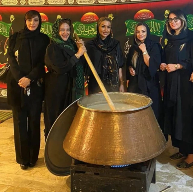 حضور هنرمندان در مراسم عزاداری
