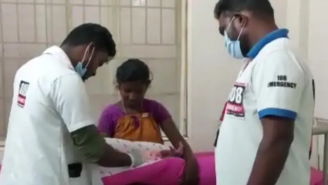 வழியிலேயே பிரசவம்: இருளர் பழங்குடி தாய், சேயை காப்பாற்றிய 108 ஆம்புலன்ஸ் ஊழியர்