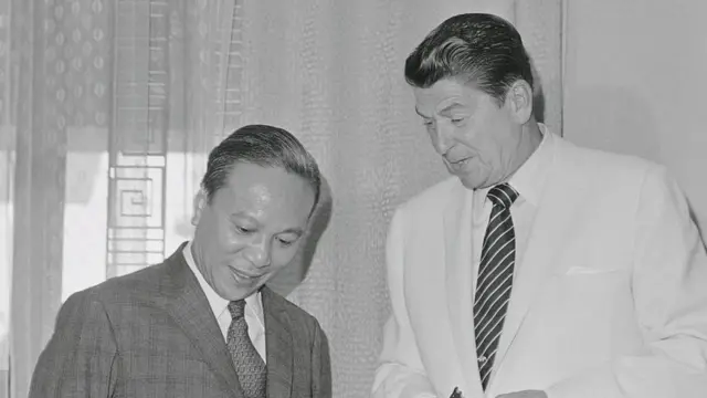 Ronald Reagan, thăm Sài Gòn trong tư cách đặc sứ của Tổng thống Richard Nixon năm 1971