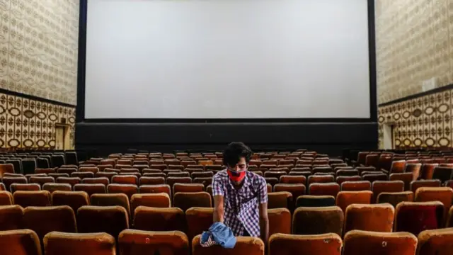 எதற்கெல்லாம் அனுமதி இல்லை?