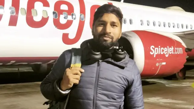 యుక్రెయిన్ నుంచి వచ్చిన భారత విద్యార్థులు