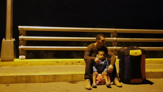 राष्ट्रपति ने रविवार तक ब्राज़ील और कोलंबिया से लगी सीमा बंद करने का आदेश दिया है.