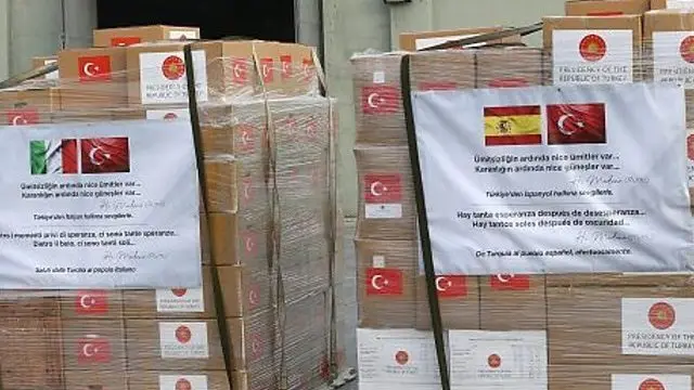 روی بستههای کمکهای ارسالی ترکیه شعر مولوی نوشته شده است: بعد نومیدی بسی اومیدهاست از پس ظلمت بسی خورشیدهاست