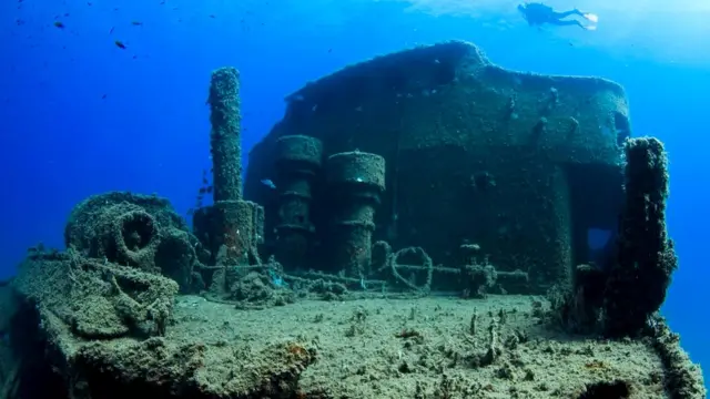 Еще одно судно, затопленное в 1990-х у берегов Таррагоны (Испания) специально для привлечения подводных туристов