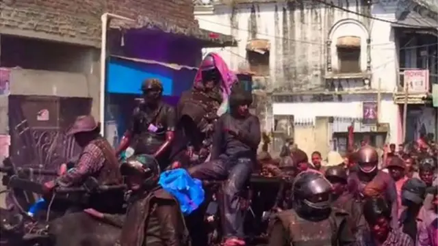 लाट साब का जुलूस