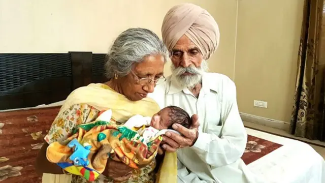 Daljinder Kaur pia alijifungua mtoto wake baada ya kupokea matibabu kwa miaka miwili katika hospitali iliyoko jimbo la Haryana nchini India akiwa na umri wa miaka 72