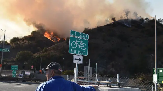 Humo sobre Los Ángeles