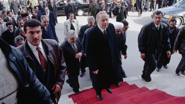 1990-cı il Bakıda baş verən 20 yanvar hadisələrindən sonra Heydər Əliyev ölkəyə qayıdır və yenidən siyasi fəaliyyətə başlayır
