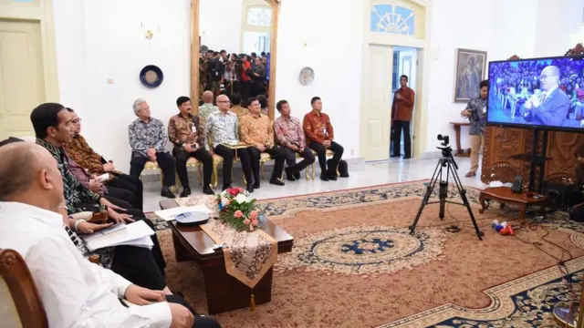 Presiden menegaskan bahwa pelanggaran hukum dan pemicu kerusuhan tak akan dibiarkan