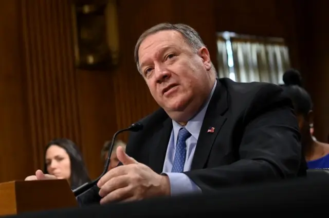 Mike Pompeo en el Senado de EE.UU.
