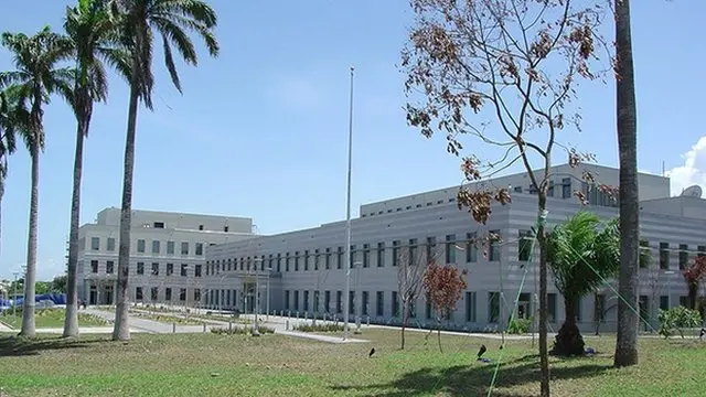 ساختمان واقعی سفارت آمریکا در آکرا