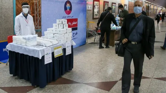 فروش ماسک در متروی تهران