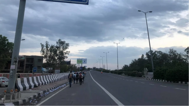 दिल्ली से जाते हुए