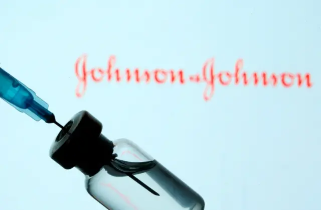 米当局、J&Jワクチン接種中断を勧告 血栓の報告受け - BBCニュース