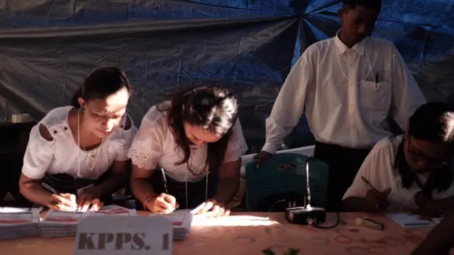 Pencoblosan di Larantuka