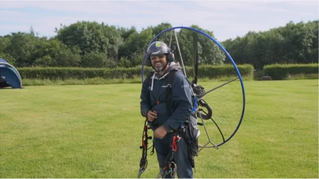 పారామోటార్ గ్లైడింగ్