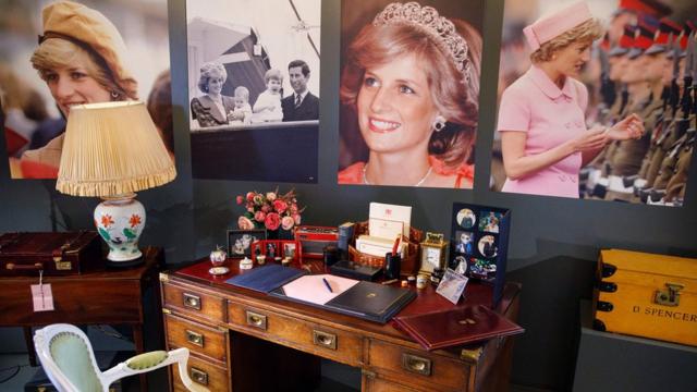 王室禮物展覽有關戴安娜王妃的展品