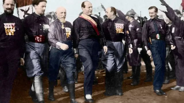 Mussolini e outros líderes fascistas na Marcha sobre Romainstagram apostaganha1922