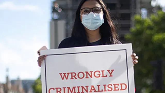 লন্ডনে পড়ে আসা বহু বিদেশী শিক্ষার্থী জালিয়াত চক্রের খপ্পড়ে পড়ে অর্থ, মানসম্মান ও স্বপ্ন সব খুইয়েছেন