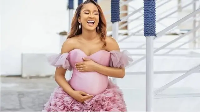 Ìtumọ̀ orúkọ ọmọ Banky W àti àwọn ìtàn míràn nípa gbájúgbajà tọkọtaya naa