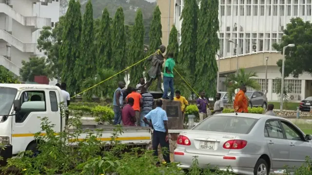 Dis exercise dey follow di Ministry of Foreign Affairs dema promise in 2016 say dem go relocate di statue after controversial start around am