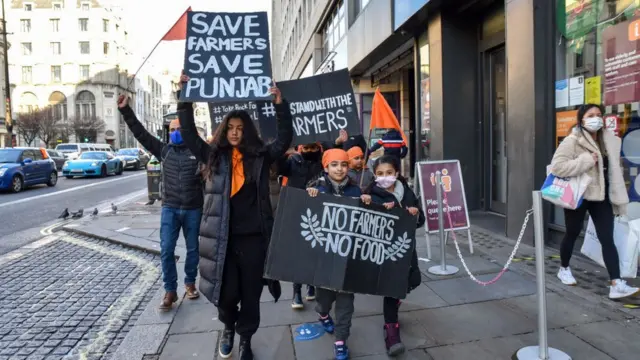 லண்டனில் விவசாயிகளுக்கு ஆதரவாகப் போராட்டம்.