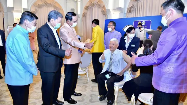 ศ.นพ. ยงก็รับวัคซีนของแอสตร้าเซนเนก้าด้วย