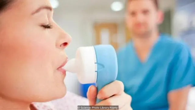 wata mai ciki na amfani da maganin rage radadi a lokacin nakuda