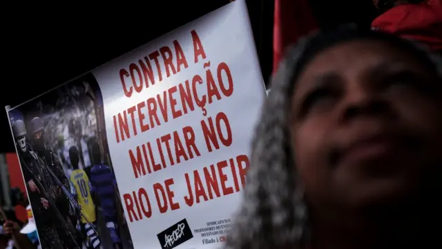 Cartazhistorico eurowinprotesto contra a intervenção