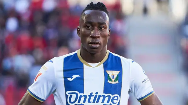 Yan Diomande assiste à un match de Liga entre Leganés et Majorque