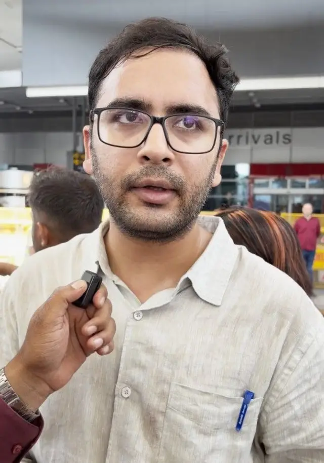 कॉक्रोच जनता पार्टीचे प्रवक्ते आशुतोष रांका
