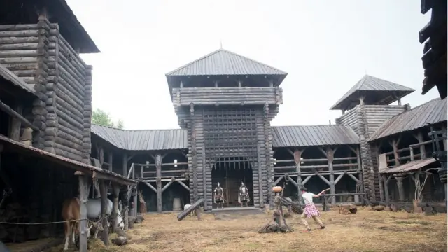 Тепер на Троєщині є "Сторожова застава"