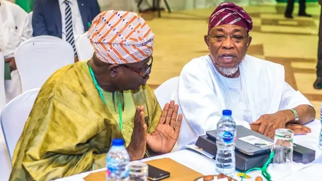 Alaṣọadura pẹlu Arẹgbẹṣọla