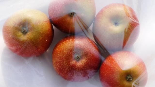 Maçãs embaladascasas de aposta aviatorplástico