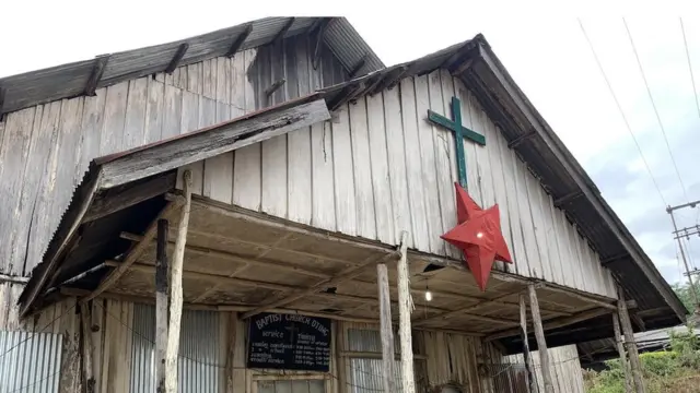 স্থানীয় গির্জা জনমানবহীন।