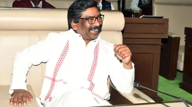 झारखंड विधानसभा की कार्रवाई में भाग लेते हेमंत सोरेन