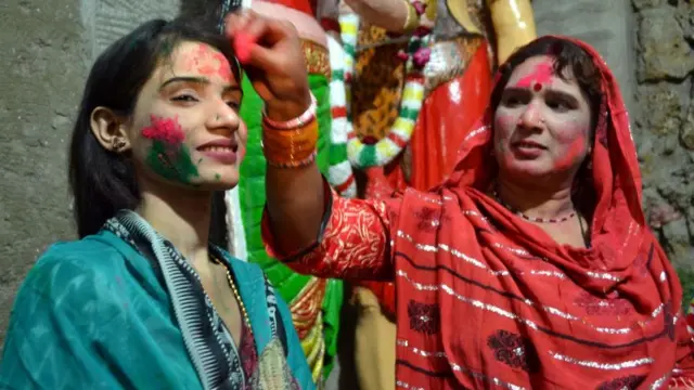 महिलाएं