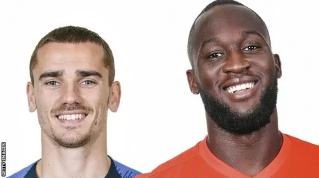 Antoine Griezmann (i bubamfu) na Romelu Lukaku nibo imigwi igenderako mu busatirizi