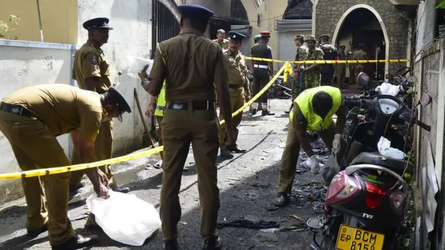 இலங்கையில் நடத்தப்பட்ட குண்டு வெடிப்பு தாக்குதல்கள் - புகைப்பட தொகுப்பு