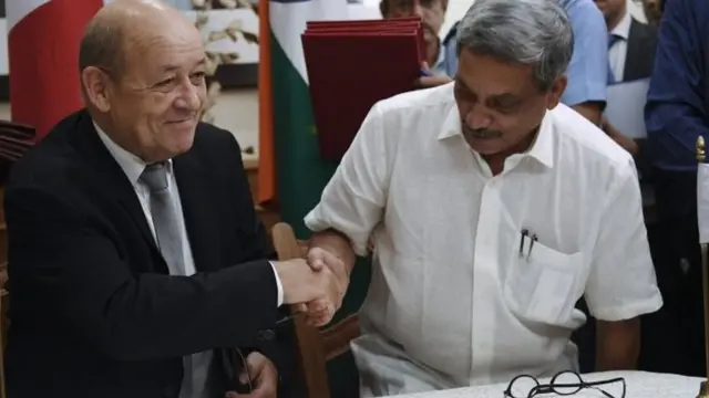 सौदे पर हस्ताक्षर