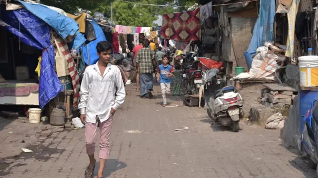 कठपुतली कॉलनी