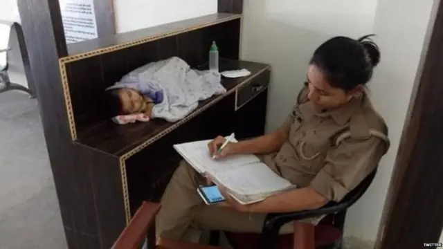 ਅਰਚਨਾ ਦੀ ਆਪਣੇ ਬੱਚੇ ਨਾਲ ਡਿਊਟੀ ਕਰਨ ਵਾਲੀ ਫੋਟੋ ਕਾਫੀ ਵਾਇਰਲ ਹੋਈ ਸੀ