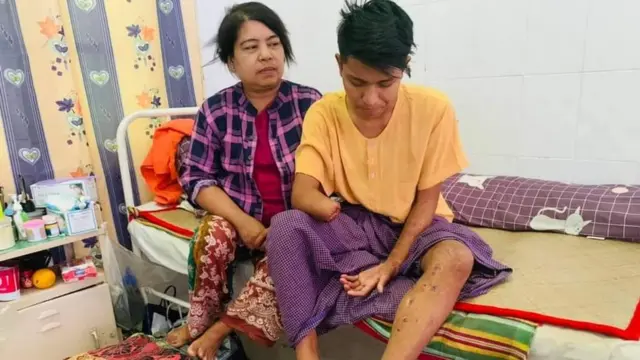 မကွေးစစ်ဆေးရုံမှာ ကုသမှုခံယူနေရချိန်