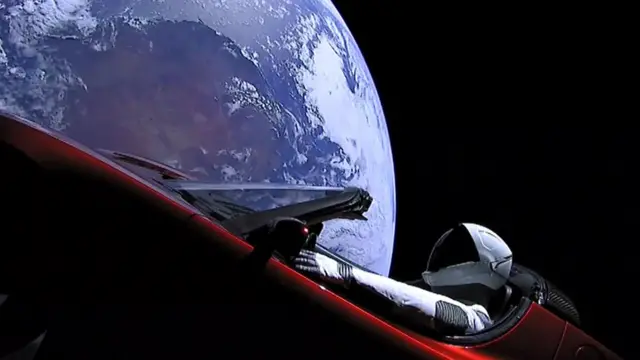 Tesla Roadster в космосе